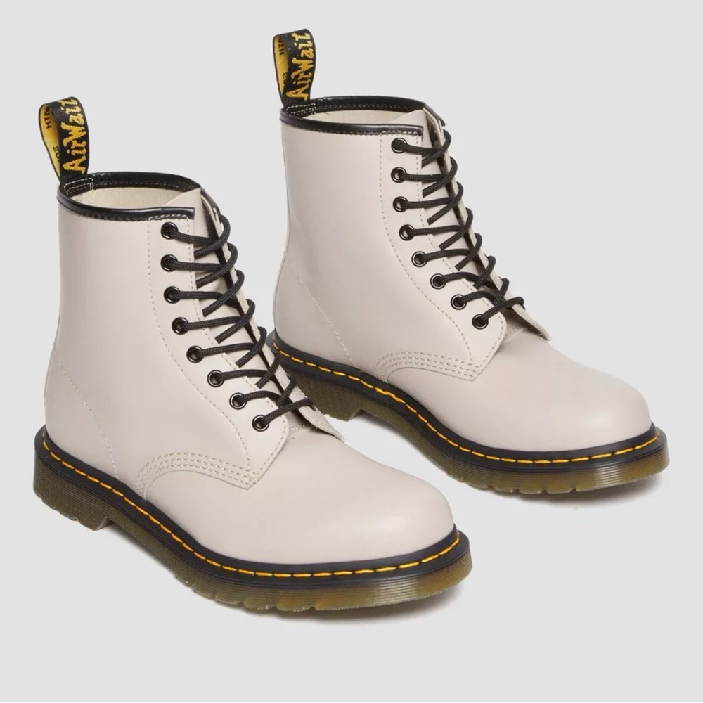 DR. MARTENS WOMEN'S TAUPE 1460 8-EYE LEATHER BOOTS SIZE 8